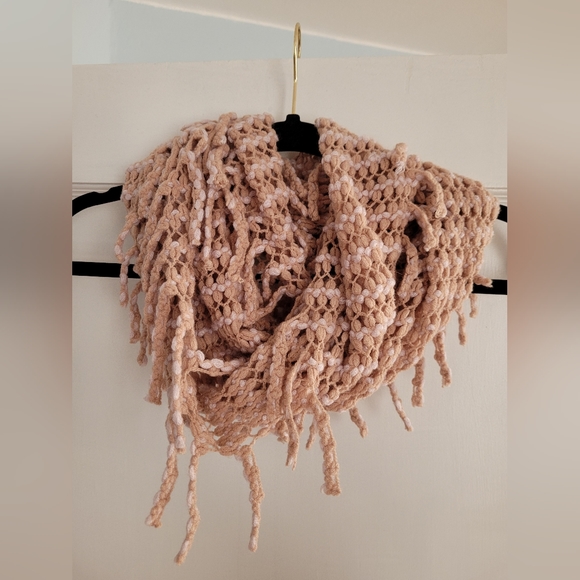 dressbarn Accessories Nwot Dressbarn Woven Knit Infinity Scarf With